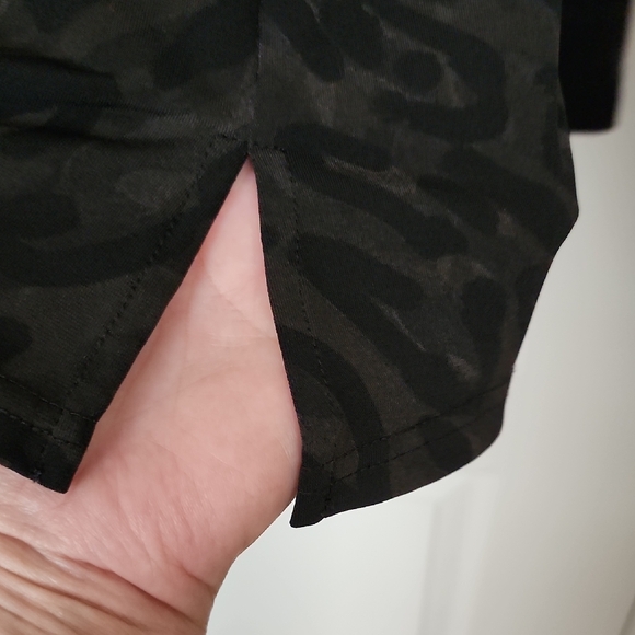 BELLE BY KIM GRAVEL Gray and Brown Ombre Animal Print Long Sleeve Top Size XL - Picture 6 of 7